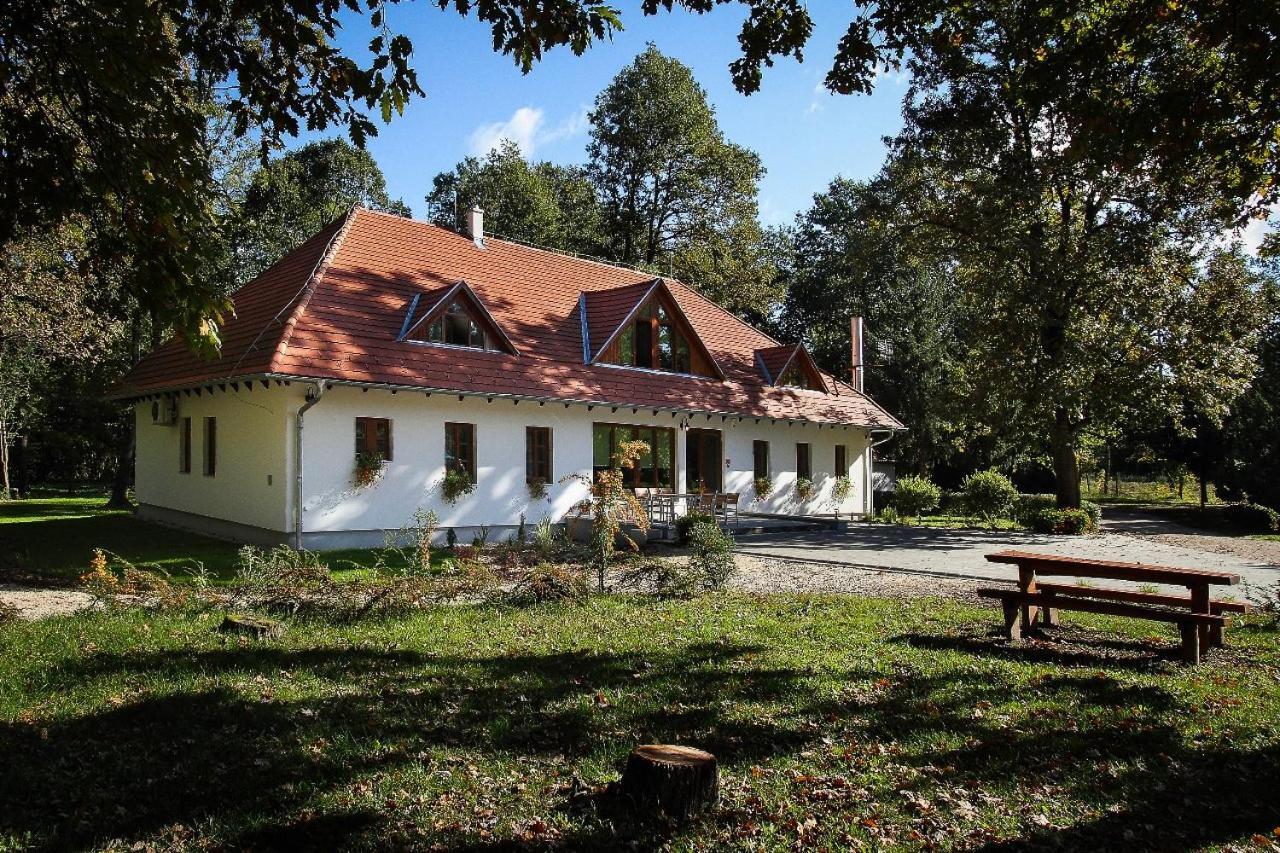 Hodoseri Vadaszhaz Bakonyszentlaszlo Exteriér fotografie